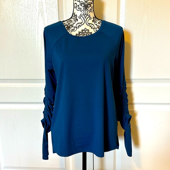 Women’s Fabletics Cashel Adjustable Long Sleeve Top, Large, Pacific Blue - Picture 4 of 7